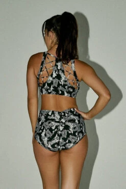 CXIX Nyx Top -Dragon 8 CXIX Nyx Top -Dragon -Radd Pole Wear Shop 21 04 22Creatures 215 d35c9a26 4a17 412b b0b0 b4b514da274b