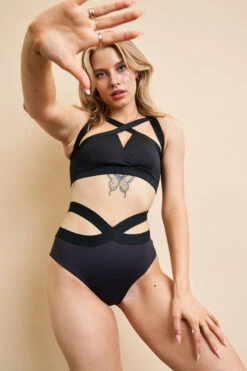 Lunalae Tara Low Waisted Bottoms - Recycled Black 10 Lunalae Tara Low Waisted Bottoms - Recycled Black -Radd Pole Wear Shop 230329 LUNALAE 30 1124 5a4ce33c d0e9 43a1 82d9 9d9cb51794a4