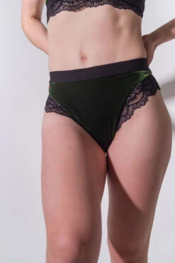 Sorte Velvet Adore Shorts - Seaweed -Radd Pole Wear Shop ADORE 16