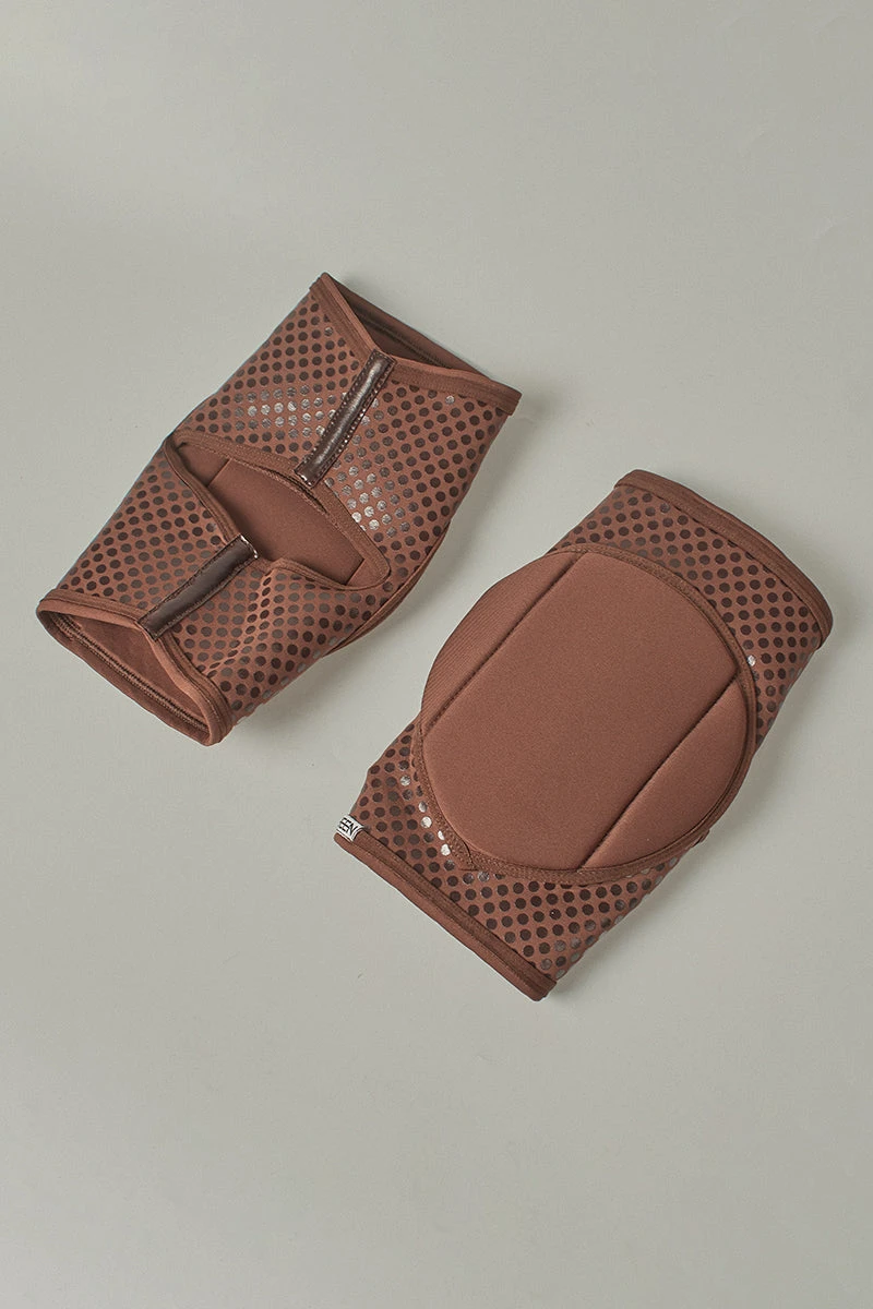 Queen Grippy Kneepads - Cacao 7 Queen Grippy Kneepads - Cacao - Image 5