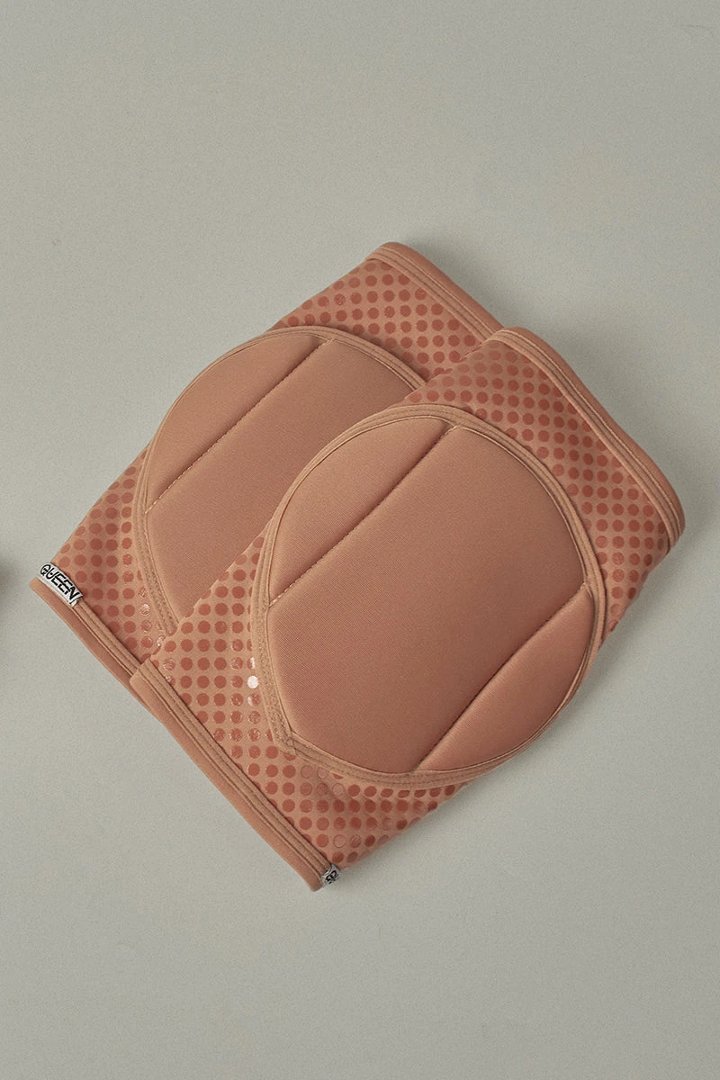 Queen Grippy Kneepads - Caramel 6 Queen Grippy Kneepads - Caramel - Image 4
