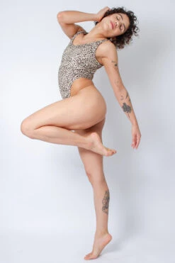 Rolling Juma Bodysuit - Beige Leopard -Radd Pole Wear Shop Copiade MG 7019