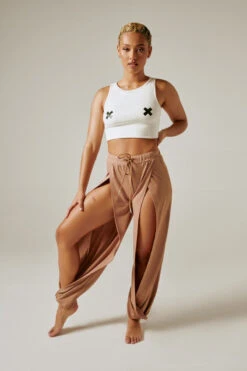 CXIX XX Tee 2.0 - White 12 CXIX XX Tee 2.0 - White -Radd Pole Wear Shop CreaturesofXIXXXTee2.0 White21 05 24CreaturesofXIX12229 edit