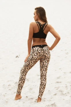 Lunalae Jaded Top - Black -Radd Pole Wear Shop IMG 8069 8de9add1 f2cc 49c6 9943 8d7f039fb48a 1