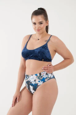 Pole Addict Mona High Leg Bottoms - Momo 19 Pole Addict Mona High Leg Bottoms - Momo -Radd Pole Wear Shop NavySpicyTop MomoMonaBottoms4