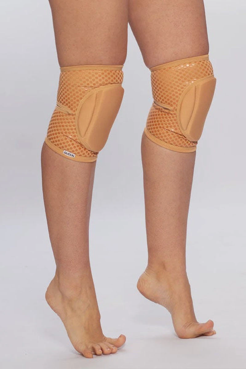 Queen Grippy Kneepads - Caramel 3 Queen Grippy Kneepads - Caramel