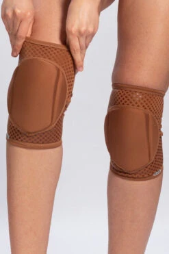 Queen Grippy Kneepads - Mocha 12 Queen Grippy Kneepads - Mocha -Radd Pole Wear Shop NudeMochaGrip1