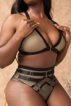 Tatiana Activewear Kaizen Top - Black Mesh -Radd Pole Wear Shop TatianaActiveKaizenBlack 4749cropped 1