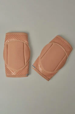 Queen Grippy Kneepads - Caramel 13 Queen Grippy Kneepads - Caramel -Radd Pole Wear Shop caramel2
