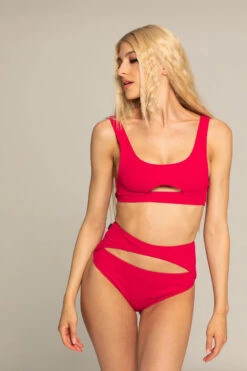 Paradise Chick Miami Opencut Top - Ribbed Strawberry