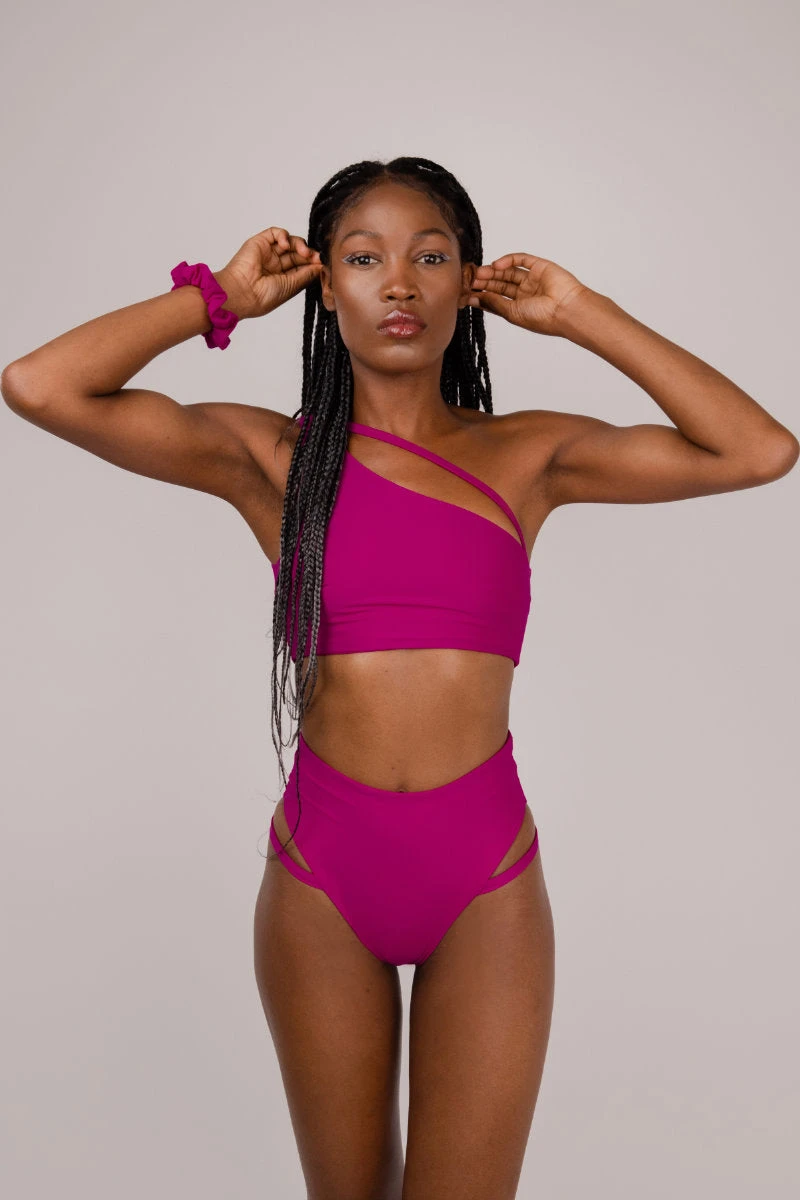 FANNA Flow Shorts - Rouge 3 FANNA Flow Shorts - Rouge